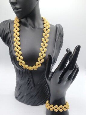 Vintage Premier Design Necklace & Bracelet Heavy Textured Shell Shape Gold Tone